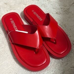 Bernese fit flop red colour 1.5” wedge size 8